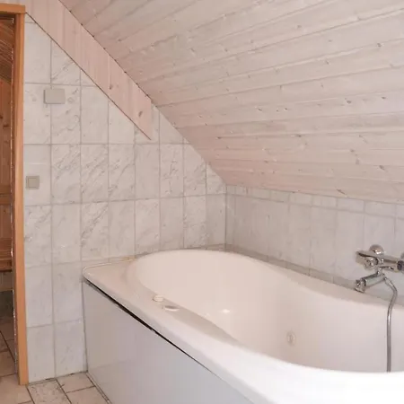 Three-bedroom In בית נופש Oksbøl